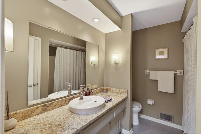 12806 Country View Lane, Burnsville, MN 55337