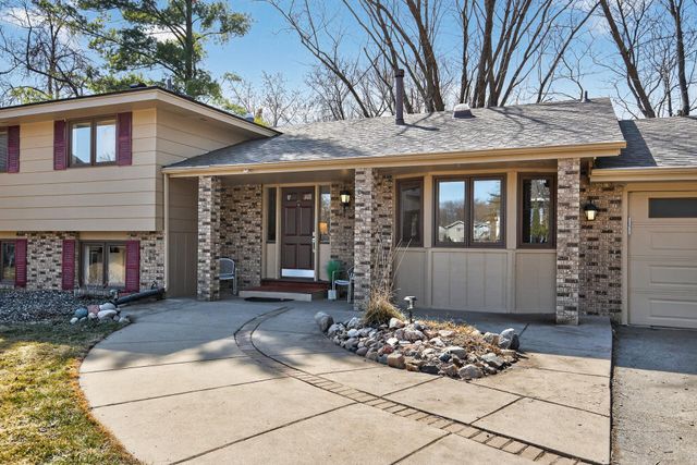 12806 Country View Lane, Burnsville, MN 55337