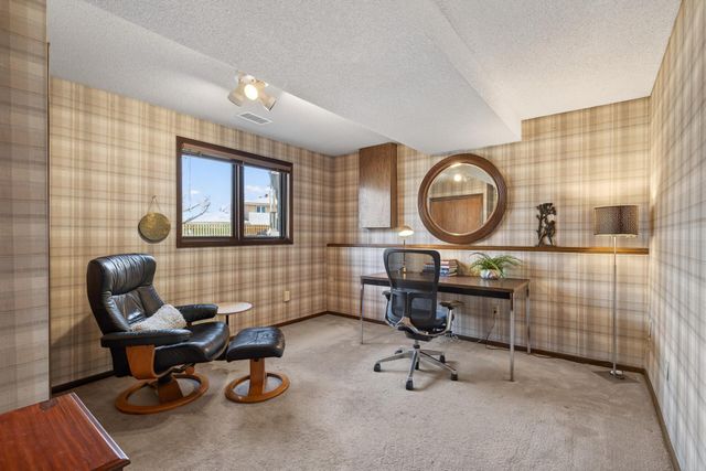 12806 Country View Lane, Burnsville, MN 55337