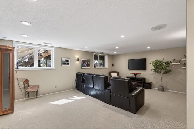 12806 Country View Lane, Burnsville, MN 55337