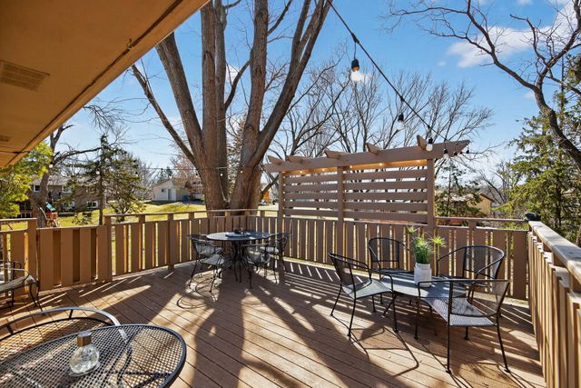 12806 Country View Lane, Burnsville, MN 55337