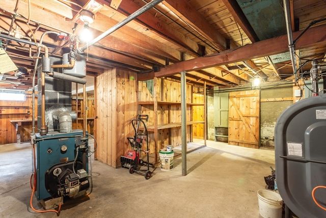 4 Merton St, Somerset, MA 02726