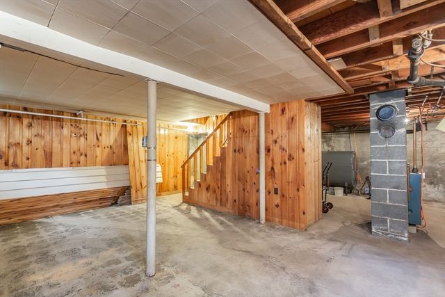 4 Merton St, Somerset, MA 02726