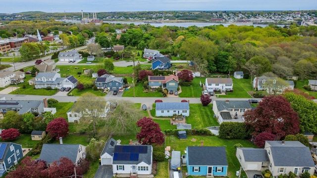 4 Merton St, Somerset, MA 02726
