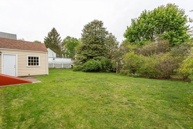 4 Merton St, Somerset, MA 02726