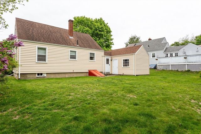 4 Merton St, Somerset, MA 02726