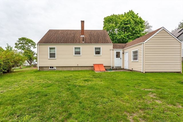 4 Merton St, Somerset, MA 02726