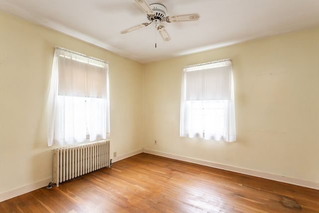 4 Merton St, Somerset, MA 02726