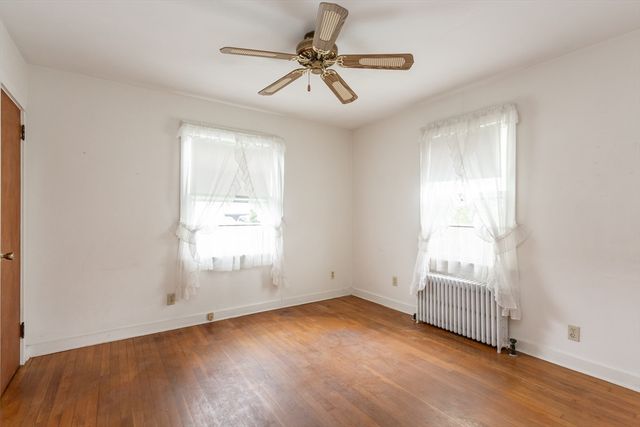 4 Merton St, Somerset, MA 02726