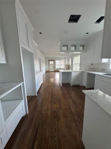 1208 Caplin Street, Houston, TX 77022