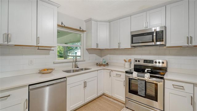 209 BRIGGS COURT, Sarasota, FL 34237