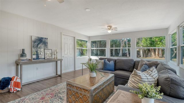 209 BRIGGS COURT, Sarasota, FL 34237
