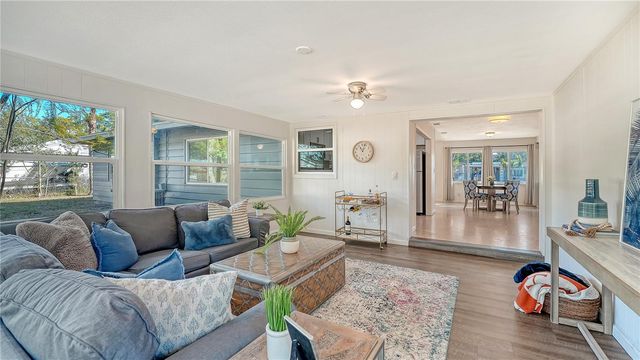 209 BRIGGS COURT, Sarasota, FL 34237