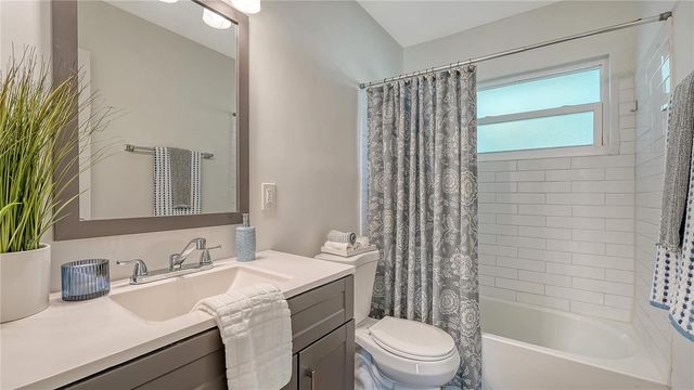 209 BRIGGS COURT, Sarasota, FL 34237