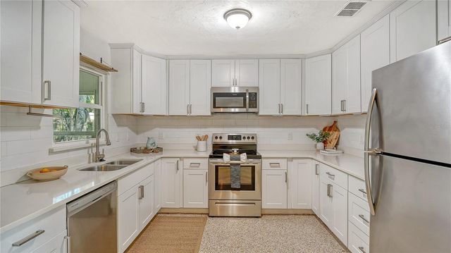 209 BRIGGS COURT, Sarasota, FL 34237
