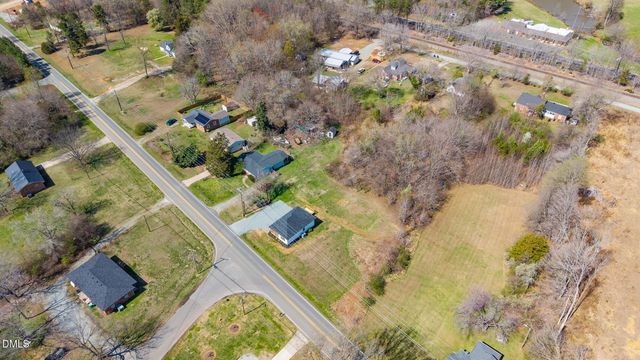 955 W Holt Street, Mebane, NC 27302