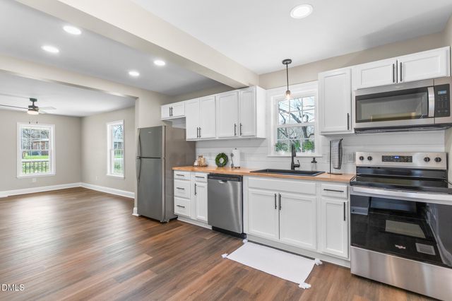 955 W Holt Street, Mebane, NC 27302