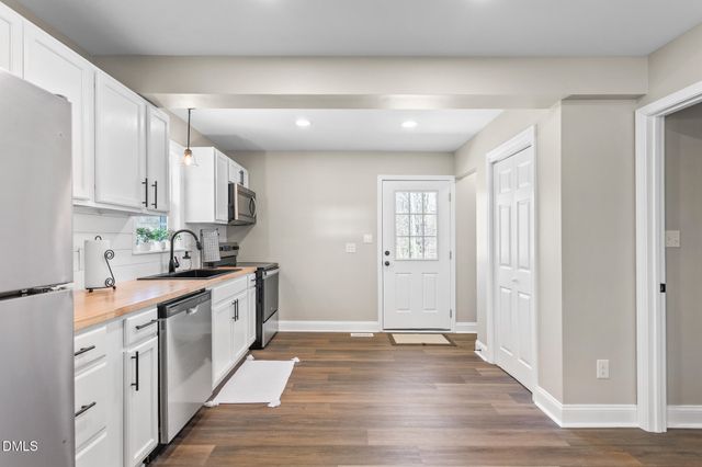 955 W Holt Street, Mebane, NC 27302