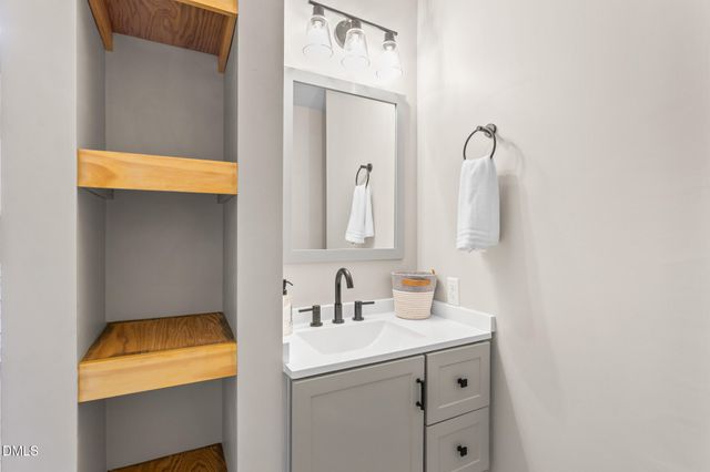 955 W Holt Street, Mebane, NC 27302