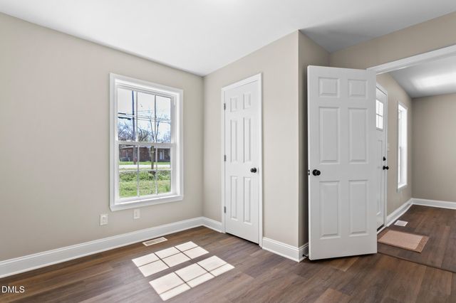 955 W Holt Street, Mebane, NC 27302