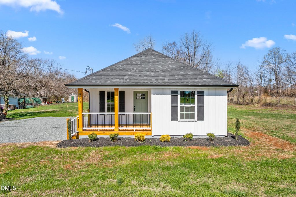 955 W Holt Street, Mebane, NC 27302