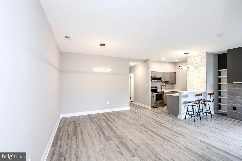 Image 10 of property listing at 103 W CONWAY ST #R 52, Baltimore, MD 21201