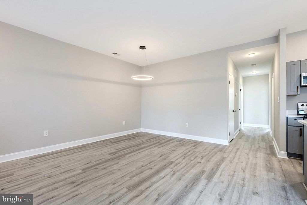 Image 11 of property listing at 103 W CONWAY ST #R 52, Baltimore, MD 21201