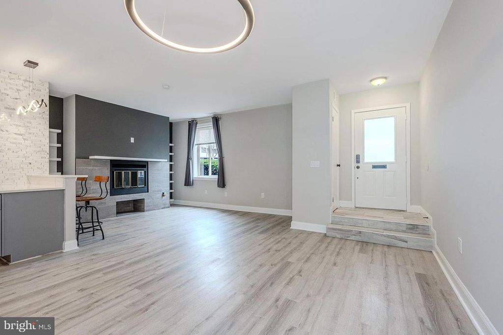 Image 12 of property listing at 103 W CONWAY ST #R 52, Baltimore, MD 21201