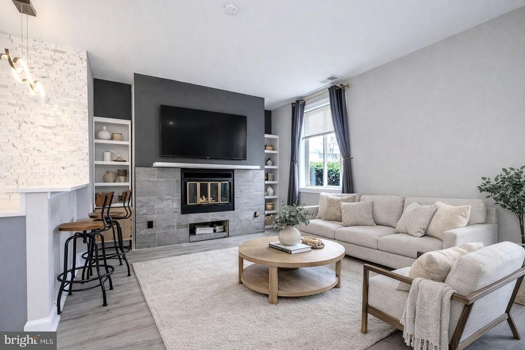 Image 2 of property listing at 103 W CONWAY ST #R 52, Baltimore, MD 21201