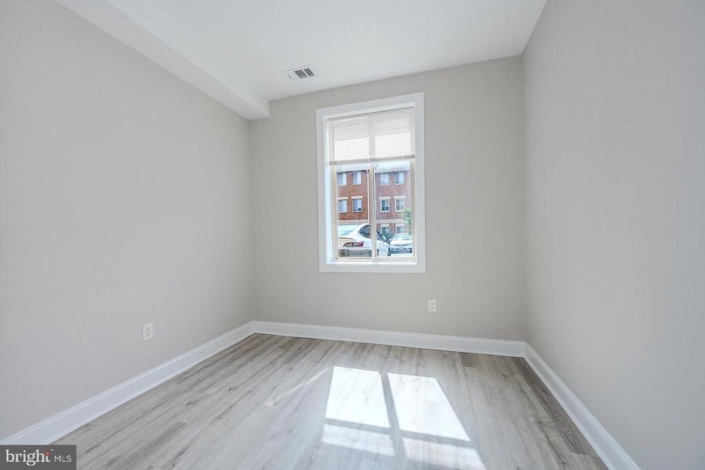Image 24 of property listing at 103 W CONWAY ST #R 52, Baltimore, MD 21201