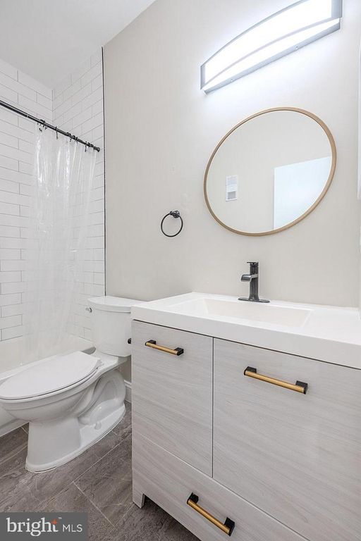 Image 27 of property listing at 103 W CONWAY ST #R 52, Baltimore, MD 21201