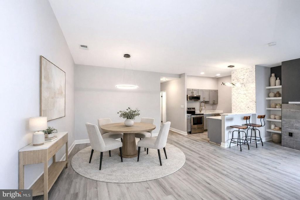 Image 3 of property listing at 103 W CONWAY ST #R 52, Baltimore, MD 21201