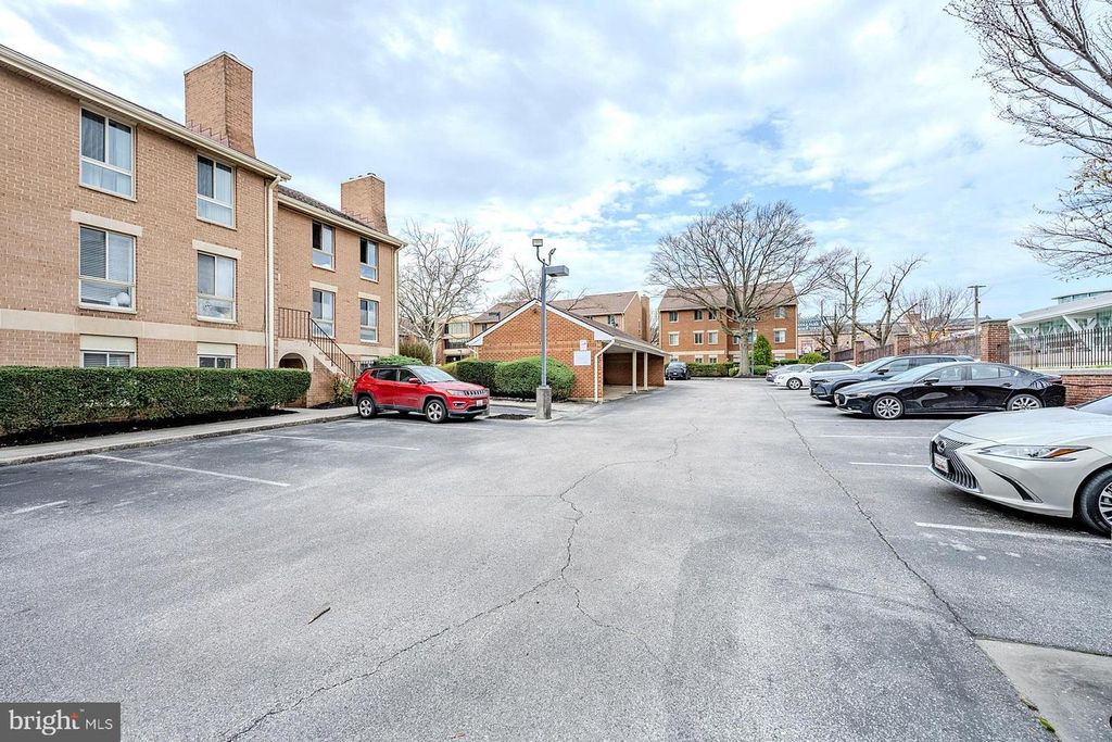 Image 8 of property listing at 103 W CONWAY ST #R 52, Baltimore, MD 21201