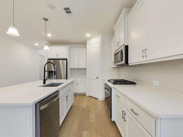 8305 Pine Island Way, Mckinney, TX 75071