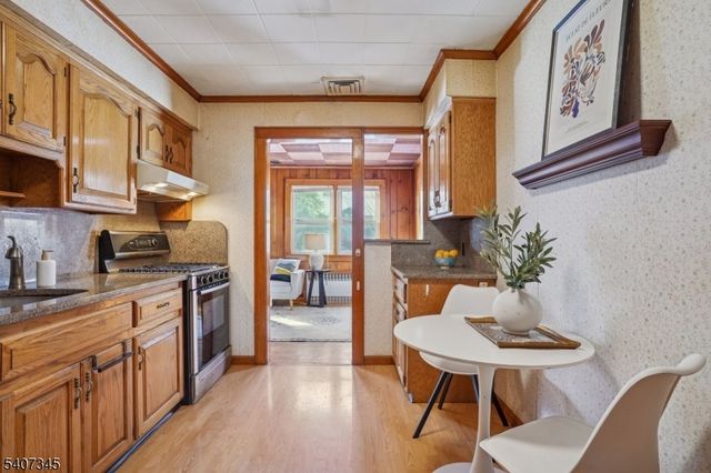 649 8Th St, Carlstadt Boro, NJ 07072
