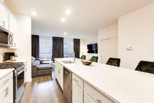 1296 Quadrant Lane, Schaumburg, IL 60173