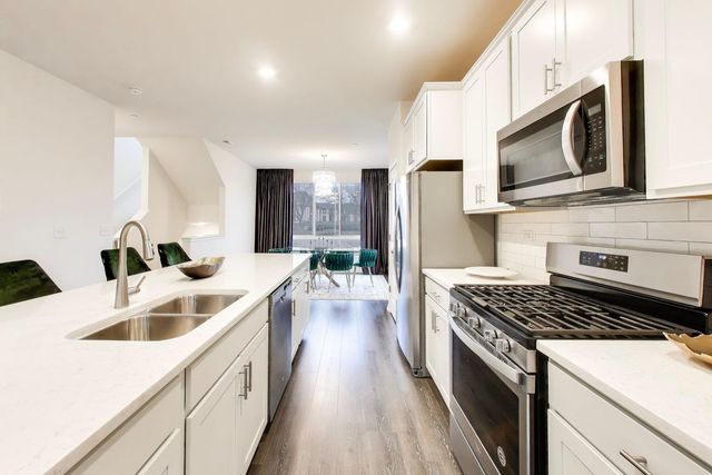 1296 Quadrant Lane, Schaumburg, IL 60173