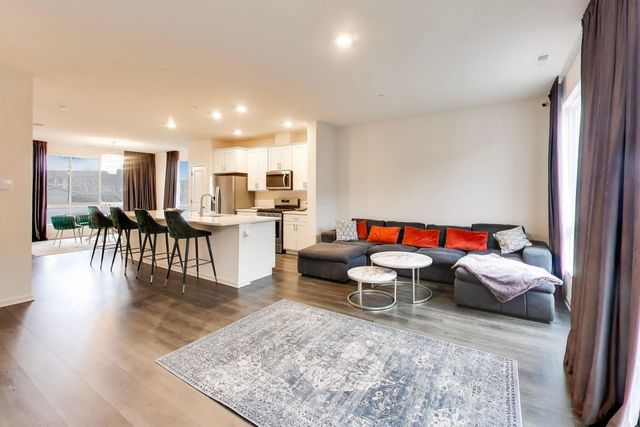 1296 Quadrant Lane, Schaumburg, IL 60173