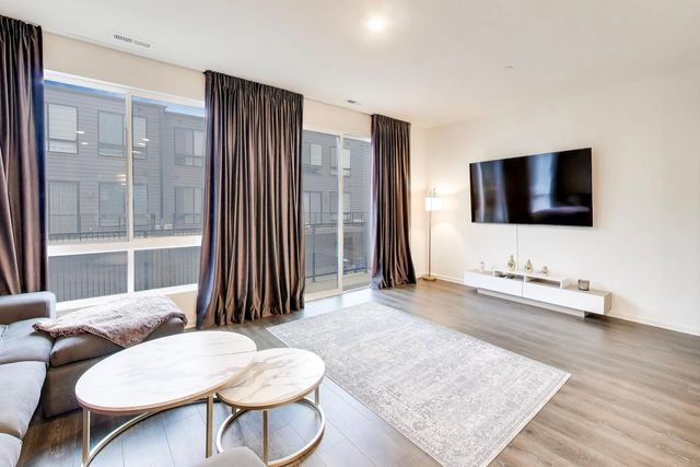 1296 Quadrant Lane, Schaumburg, IL 60173