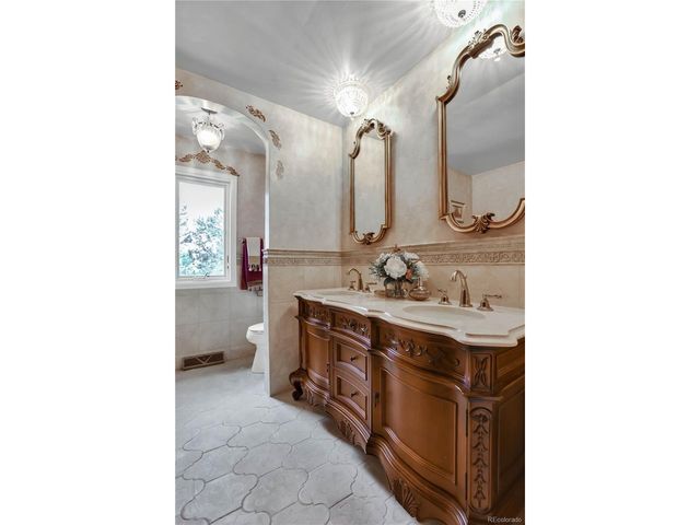 18347 E Glasgow Pl, Foxfield, CO 80016