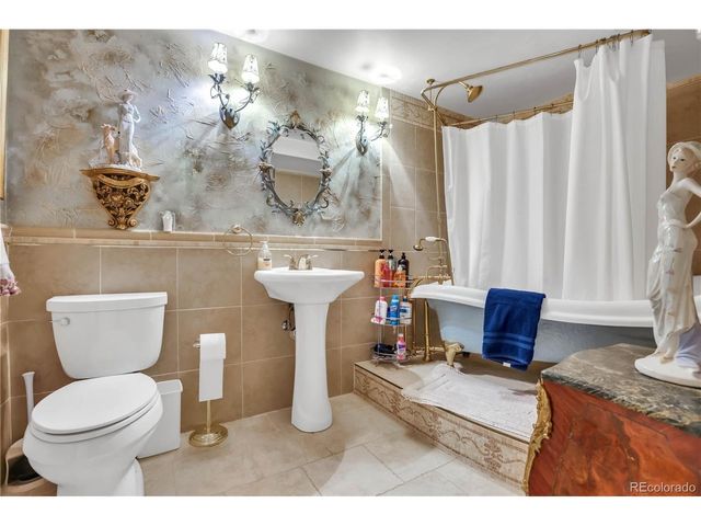 18347 E Glasgow Pl, Foxfield, CO 80016