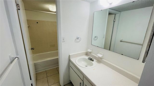 7504 NEEDLE LEAF PLACE 68, Tampa, FL 33617