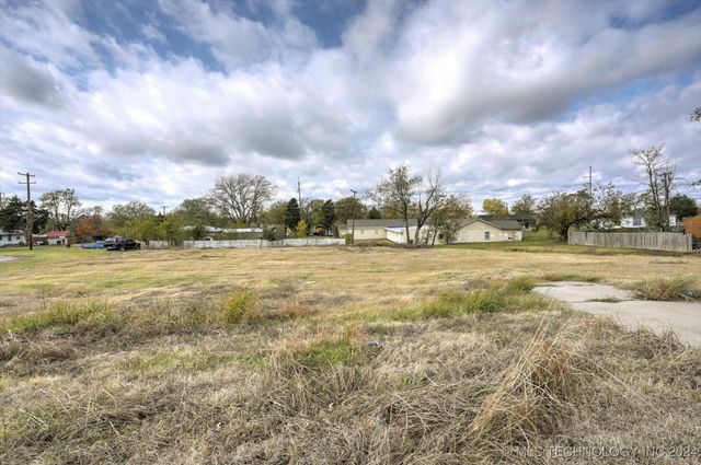 904 N 9th Street, Sapulpa, OK 74066