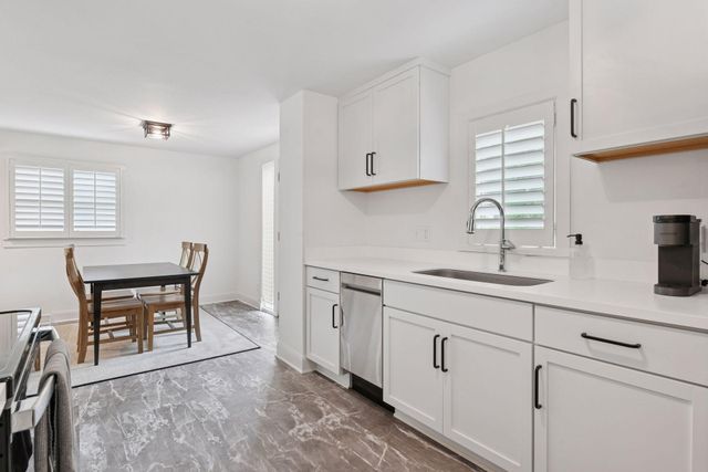 129 Chicago Avenue N, Wayzata, MN 55391