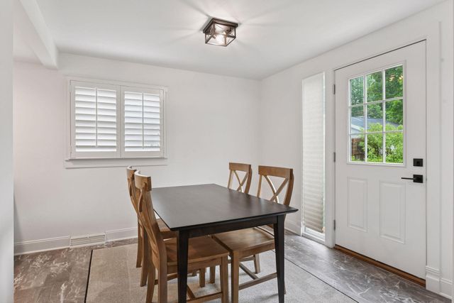 129 Chicago Avenue N, Wayzata, MN 55391