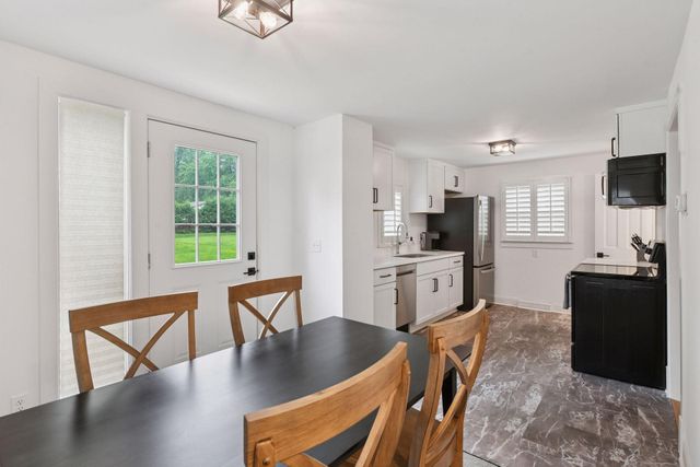 129 Chicago Avenue N, Wayzata, MN 55391