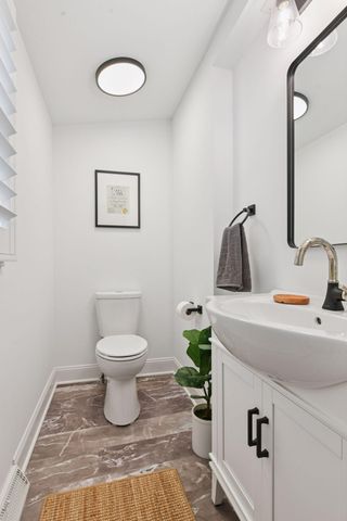 129 Chicago Avenue N, Wayzata, MN 55391