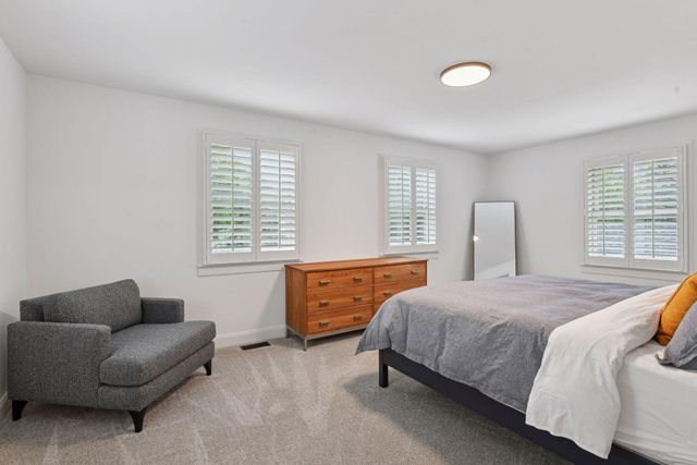 129 Chicago Avenue N, Wayzata, MN 55391