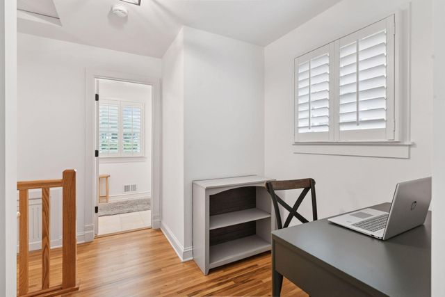 129 Chicago Avenue N, Wayzata, MN 55391