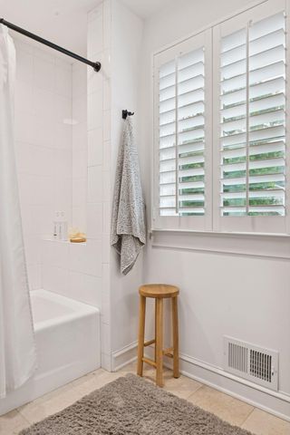 129 Chicago Avenue N, Wayzata, MN 55391